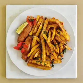 Garlic chips with sausage