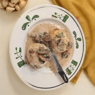 Pollo Con Champiñón