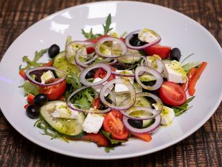 Салат грецький (260g)