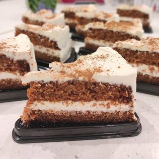 Porción De Tarta De Zanahoria