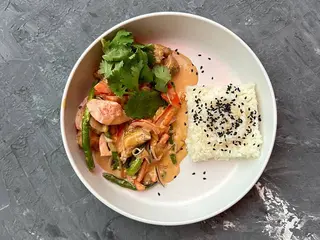 Каррі з куркою та рисом (300г)