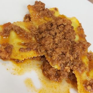 Ravioli al ragù toscano