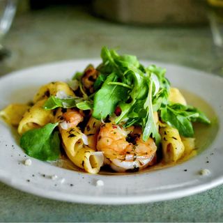 Makaron Krewetki w winie