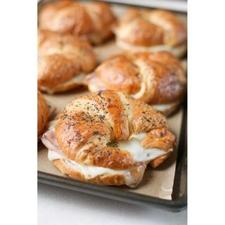 Ham, cream cheese & chives croissant