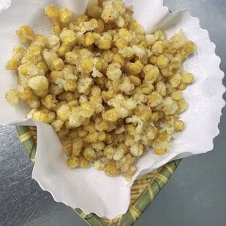 C08 Mais fritti con sale e pepe