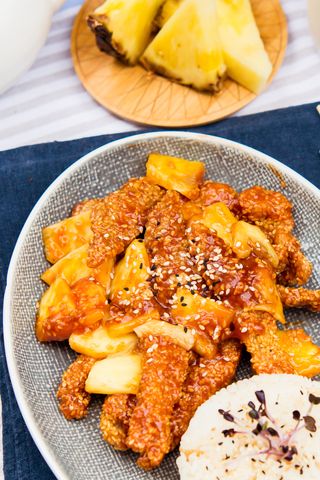 Pileći štapići sa ananasom