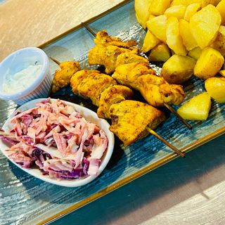 Brochetas de pechuga de pollo a la brasa