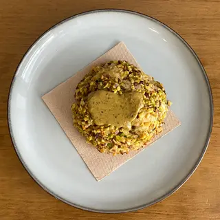 Dabelina pistachina y chocolate blanco
