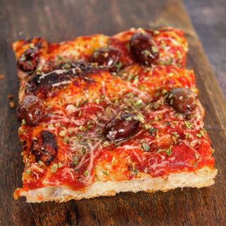 Pizza Marinera (16 Porciones)