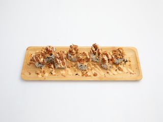 Uramaki Tartar de Atún  Semi picante (8 Uds.)