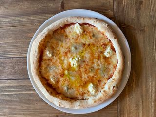 Pizza 4 Quesos (33 Cm.)