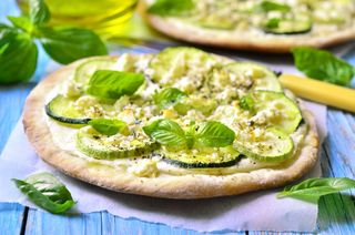 Pizza panna e crema di zucchine L