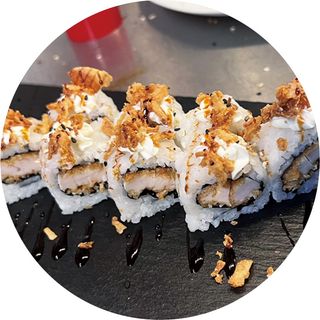 103. Hosomaki De Pollo Empanado (8 Uds.)