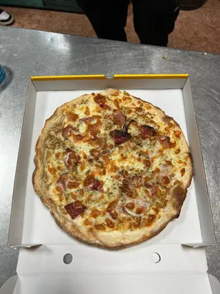 Pizza Americana (Mediana)