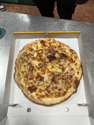 Pizza Americana (Mediana)