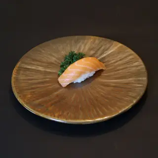S1- Nigiri Sake 