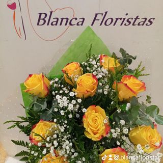 Ramo de 10 rosas cortas amarillas 