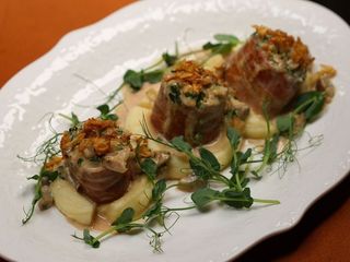 Свинна в беконі