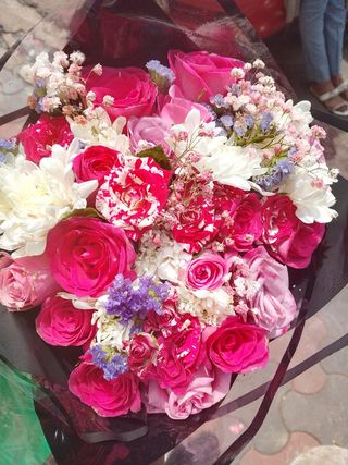 Mixed pink and white bouquet