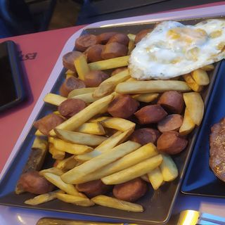 Salchipapas Con Huevo