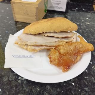 Bocadillo de pata asada 