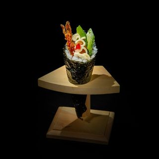 Temaki De Langostino Y Aguacate (Ud.)