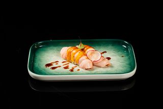 46.NIGIRI SALMONE FLAMBE