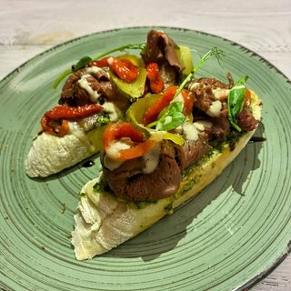 Брускета з ростбіфом