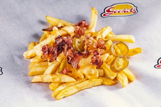 კარტოფილი ფრი ბეკონით და ჰალაპენიოთი 200 გრ