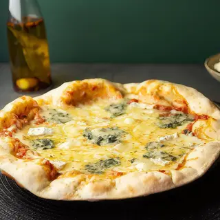 Pizza 4 Quesos