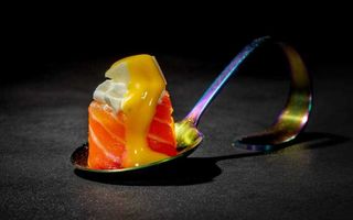 253. Giò salmone mango - 1 pezzo