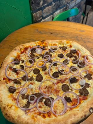 Pizza s ćevapima