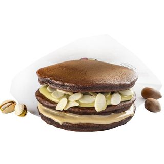 Trio Pancakes Brownie cu Cremă Nocciola,Cremă fistic și Fulgi de migdale