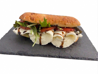 Сандвич чабата с Моцарела