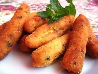 Crocchette di patate della casa con menta e pecorino