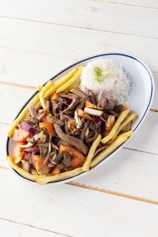 Lomo saltado