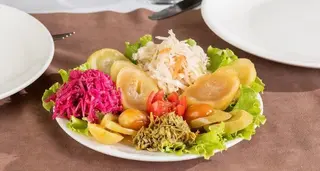 მწნილის  ასორტი