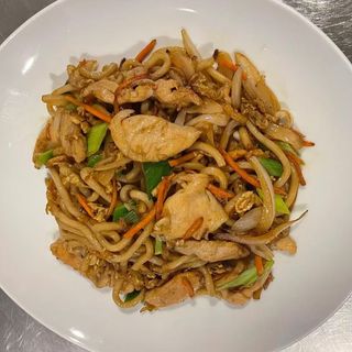 712 Udon Frito Con Pollo