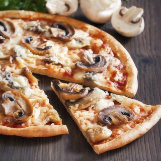 Pizza Champiñones (Mediana)