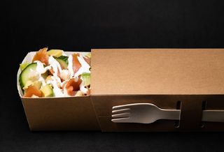 Салата с пушена сьомга