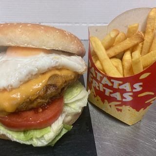 Hamburguesa De Ternera Con Bacón Y Huevo