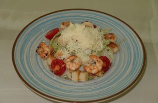 Салата Цезар със скариди