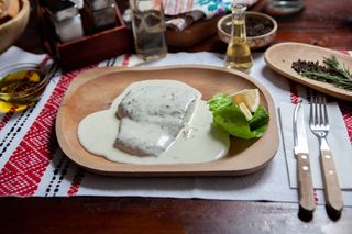 Șalău cu sos de brânză