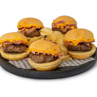 MontyBurgers Bacon e salsa cheddar