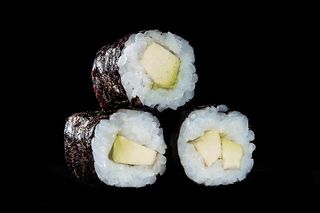 Макі з авокадо (100г)
