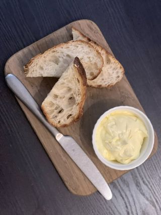 Масло з йогуртом та сіллю