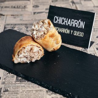 Empanada De Chicharrón (Ud.)