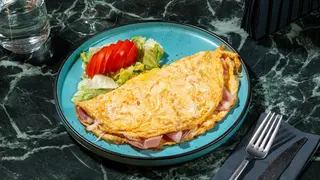 Omletă cu șuncă și mozzarella