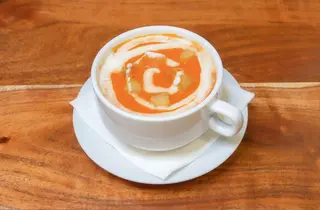 Zupa ze świeżych pomidorów