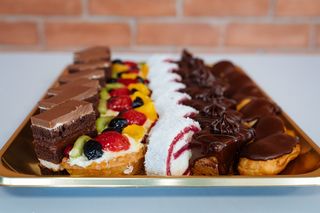 Platou cu prajituri asortate 35 buc,min 300gr